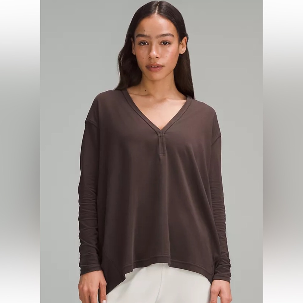 Lululemon Back In Action V-Neck Long-Sleeve Shirt sz 6